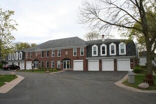 837 Garfield Ave, Unit A in Libertyville, IL - Building Photo