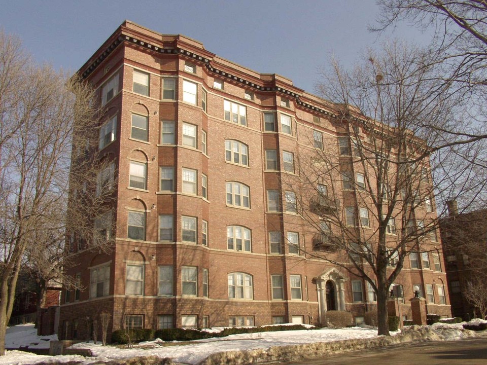 Lexington Apartments in Des Moines, IA - Building Photo