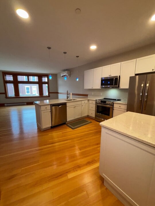 609 Main St in Laconia, NH - Building Photo