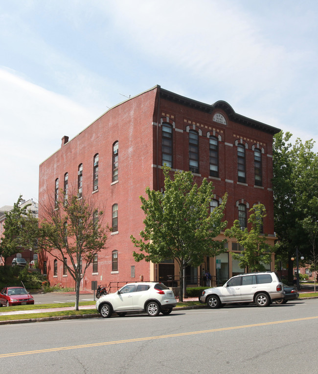 Power Town Apartments in Turners Falls, MA - Foto de edificio - Building Photo