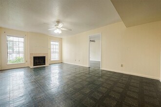 6606 De Moss Dr, Unit 1212 in Houston, TX - Building Photo - Building Photo