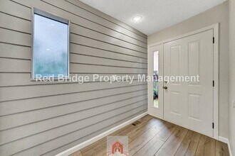17036 NE Oregon St in Portland, OR - Building Photo - Building Photo