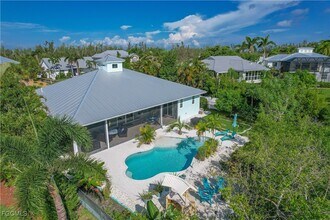 14390 Tamarac Dr in Bokeelia, FL - Foto de edificio - Building Photo