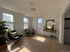 3 Betts Pl in Norwalk, CT - Building Photo - Building Photo
