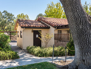 283 Heather Ct in Templeton, CA - Foto de edificio - Building Photo