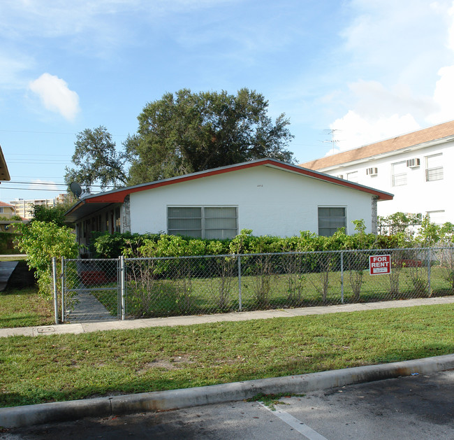 2032 NE 168th St in Miami, FL - Building Photo - Building Photo