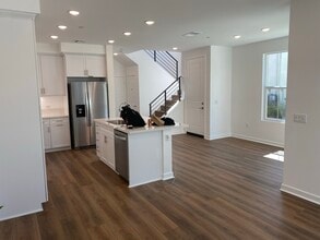 13086 Olympus Cir, Unit 4 in Poway, CA - Foto de edificio - Building Photo