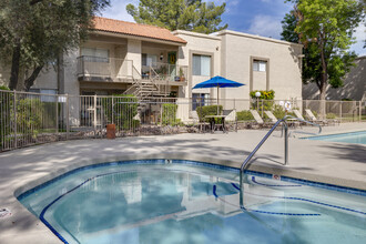 Desert Springs Apartments in Phoenix, AZ - Building Photo - Building Photo