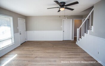 1923 67th St in Lubbock, TX - Foto de edificio - Building Photo