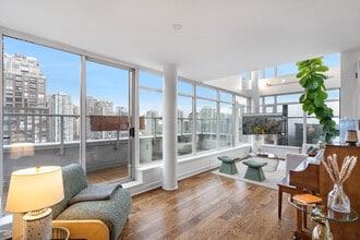 1133 Homer St, Unit SI ID1051938P in Vancouver, BC - Building Photo - Building Photo