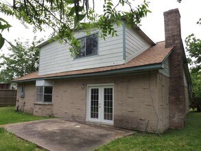 501 S Holmes St in La Porte, TX - Building Photo - Building Photo