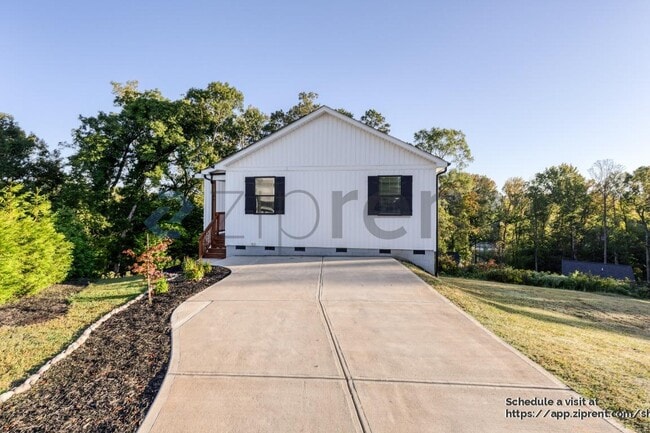 property at 106 Snyder Ct NE