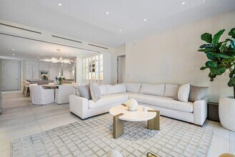 200 SE Mizner Blvd, Unit 308 in Boca Raton, FL - Foto de edificio - Building Photo