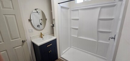 14639 Lilac St, Unit 1 in Hesperia, CA - Foto de edificio - Building Photo