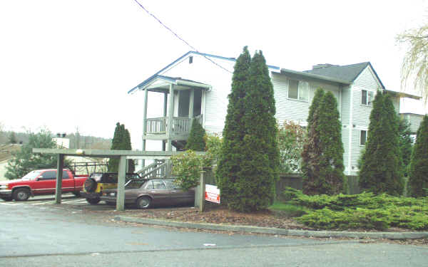 Birchcreek Apartments in Kirkland, WA - Building Photo