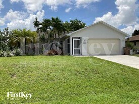 314 SE 15th St in Cape Coral, FL - Building Photo