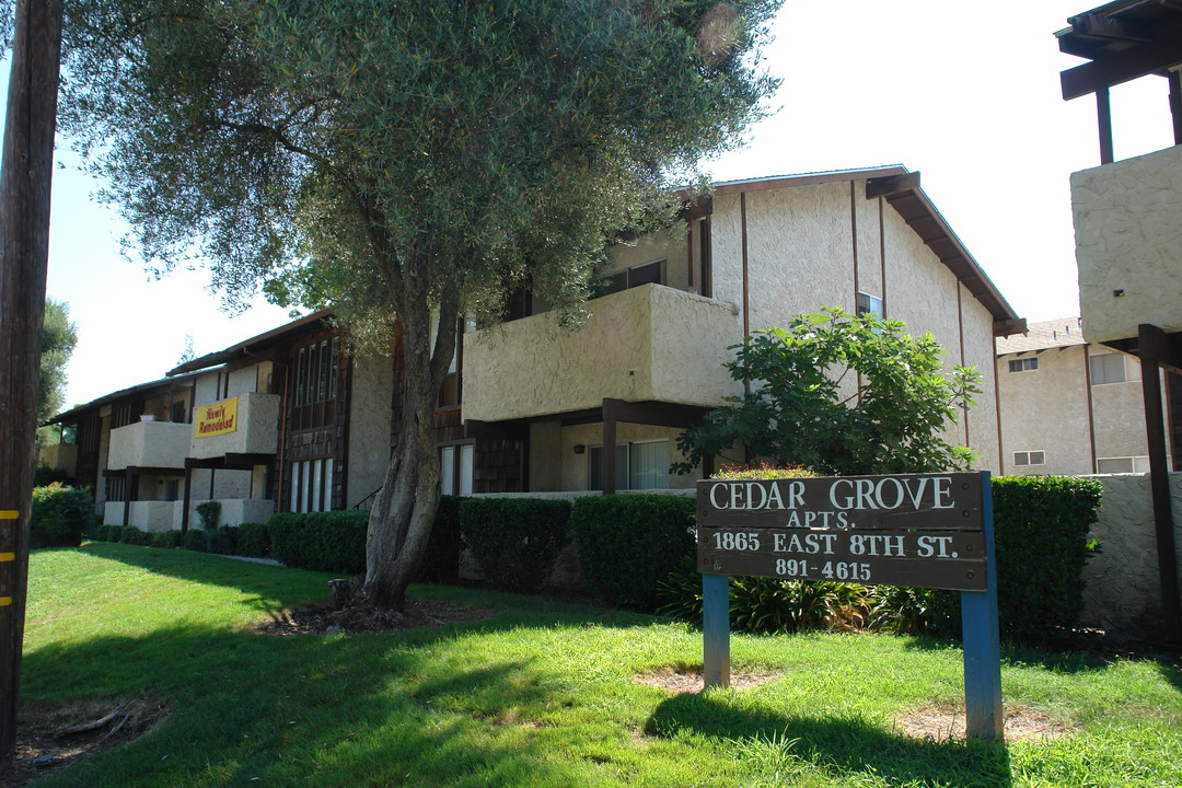 Cedar Grove Apartments in Chico, CA - Building Photo