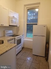 348 Green Ln in Philadelphia, PA - Building Photo - Building Photo