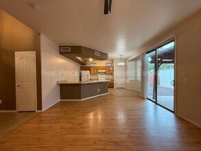 9854 E Escondido Ave in Mesa, AZ - Building Photo - Building Photo