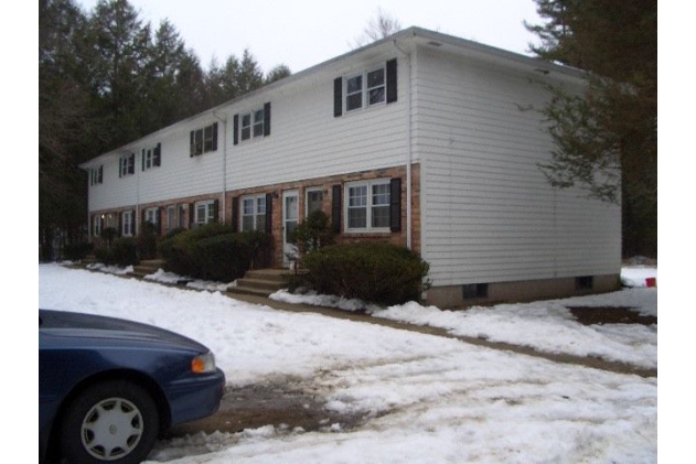 105 Cushman Dr in Manchester, CT - Building Photo