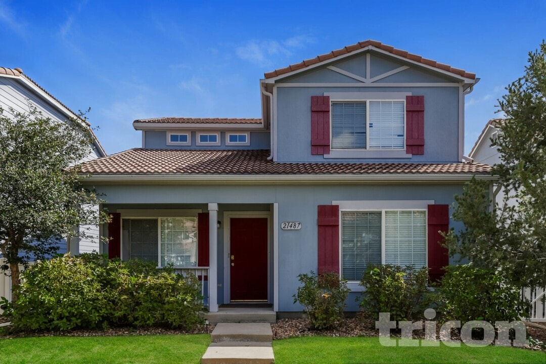 21487 E 47th Ave in Denver, CO - Building Photo