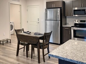 Depot on Main in Zimmerman, MN - Foto de edificio - Building Photo