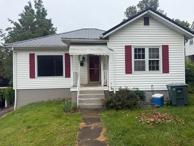 property at 113 W McKee St