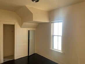 2322 W Juneau Ave in Milwaukee, WI - Building Photo - Building Photo