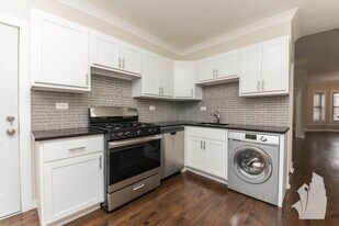 915 W Waveland Ave in Chicago, IL - Building Photo
