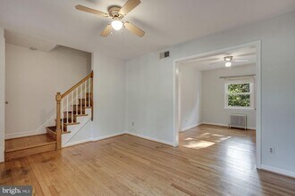 1055 N Nelson St in Arlington, VA - Building Photo - Building Photo