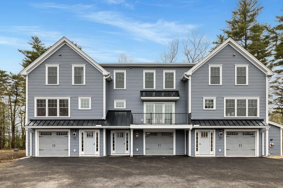 41 Thompson Wy in Rye, NH - Building Photo