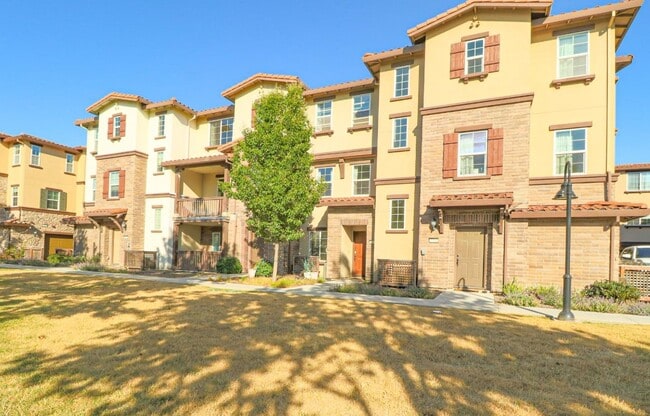 5898 Via Lugano in Fremont, CA - Building Photo - Building Photo