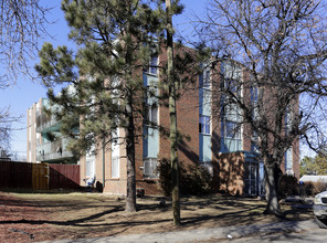 Harambee in Aurora, CO - Foto de edificio - Building Photo