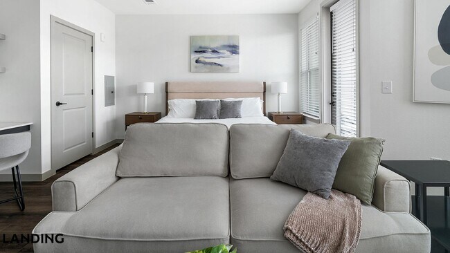 91 Jensen Dr, Unit 5221 in Houston, TX - Building Photo - Building Photo