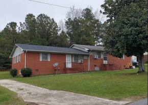 508 Earl St, Unit 508 in Clinton, NC - Building Photo