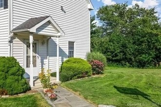 16 Windy Ridge Pl in Trumbull, CT - Building Photo - Building Photo