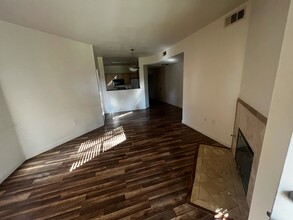 5250 S Rainbow Blvd, Unit 1046 in Las Vegas, NV - Building Photo - Building Photo