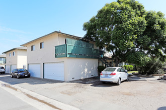 16681 Tunstall Ln in Huntington Beach, CA - Building Photo - Building Photo