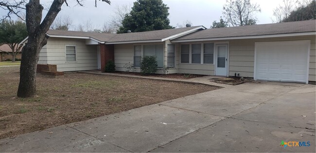 property at 401 San Jacinto Dr