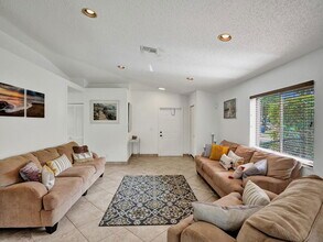 1245 SW 46th Way in Deerfield Beach, FL - Building Photo - Building Photo
