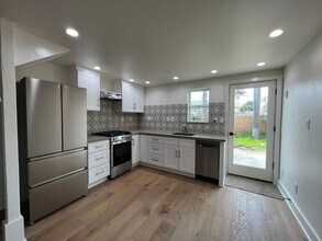 185 S Santa Cruz St in Ventura, CA - Building Photo - Building Photo