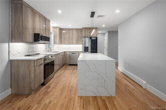 44 Harrison Ave in Harrison, NY - Building Photo - Building Photo