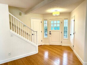 4978 Suntree Ln in Lake Oswego, OR - Building Photo - Building Photo