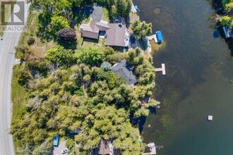 242 Francis St E in Kawartha Lakes, ON - Building Photo - Building Photo