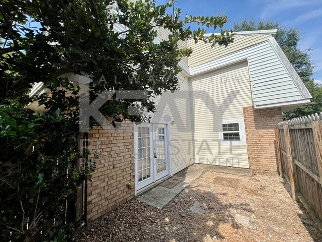 property at 605 Fox Run Ave