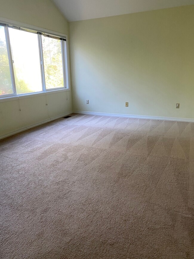 7323 Old Redmond Rd in Redmond, WA - Building Photo - Building Photo