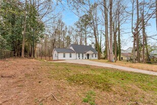2875 Webb Rd in Alpharetta, GA - Building Photo