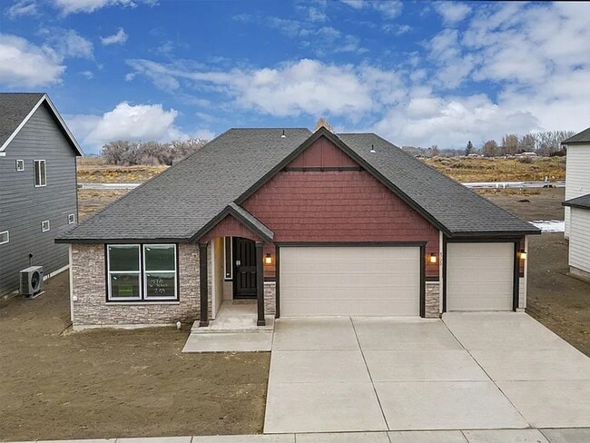 property at 4720 W Junco St