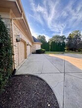 8S210 Stonehedge Dr in Naperville, IL - Building Photo - Building Photo