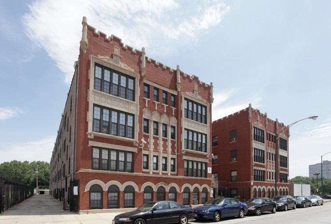 Wolcott Apartments in Chicago, IL - Building Photo - Building Photo